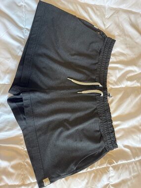 Vuori Black Athletic Shorts with Elastic Waistband Size XL